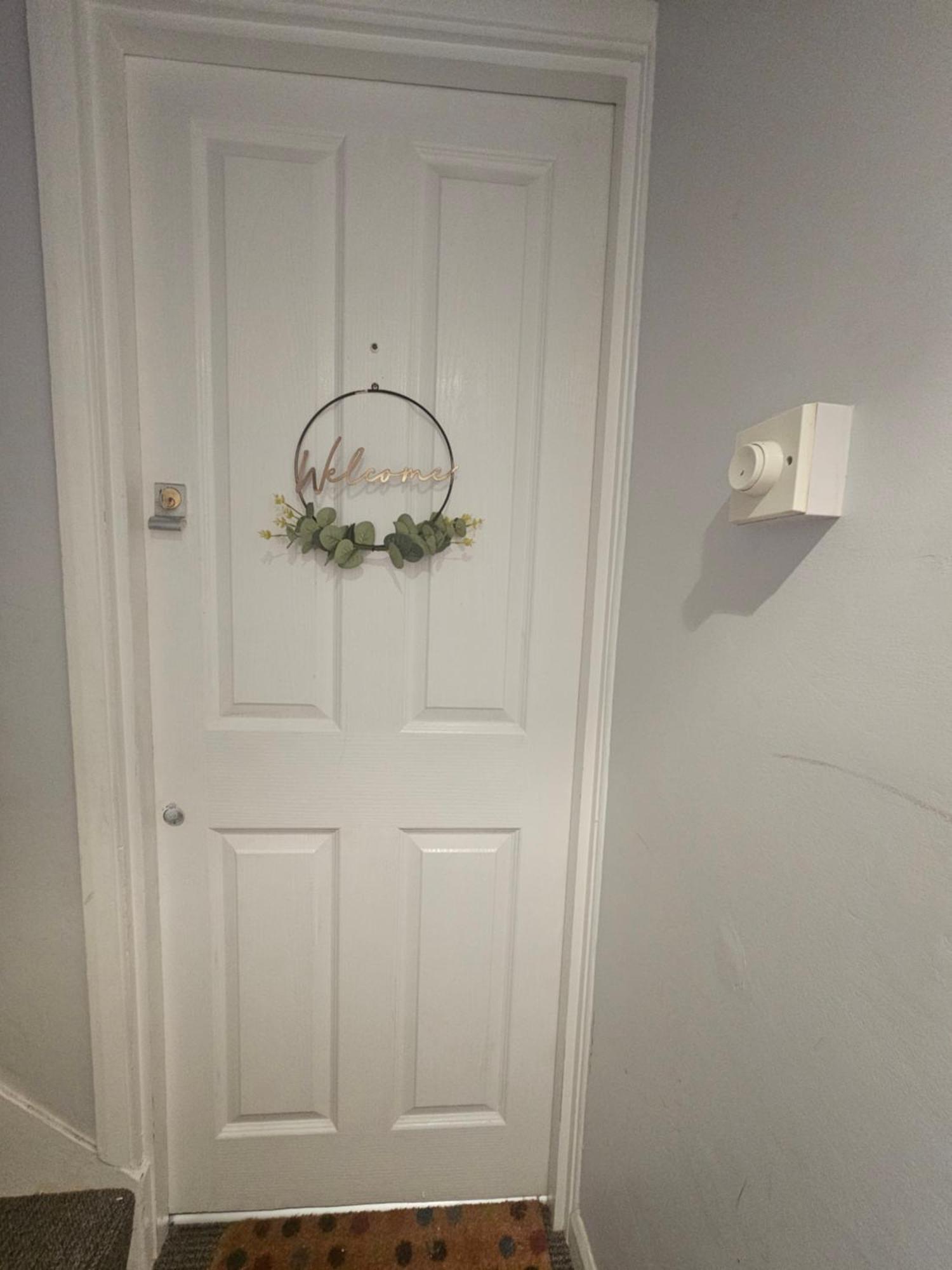 St Albans City Stays - Near Luton Airport - St Albans Abbey & City Train Station - Close To London- Harry Potter World - The Odyssey Cinema - Abbey Cathedral- Contractors I Business I Leisure- Sleeps Upto 6 People المظهر الخارجي الصورة